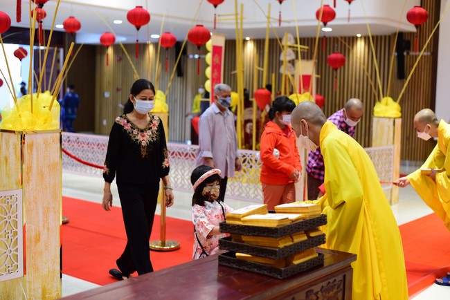 Chùm ảnh mồng một Tết Nhâm Dần